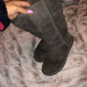 Grey ugg boots